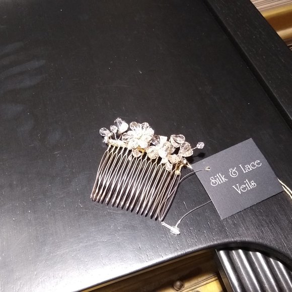 NWT! CLEARANCE! Bridal/Formal Hairpiece - Picture 3 of 7